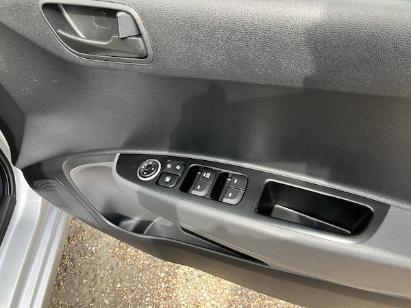 Used Hyundai i10 2017 for sale - 75587233: Photo 18