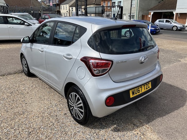 Used Hyundai i10 2017 for sale - 75587233: Photo 3