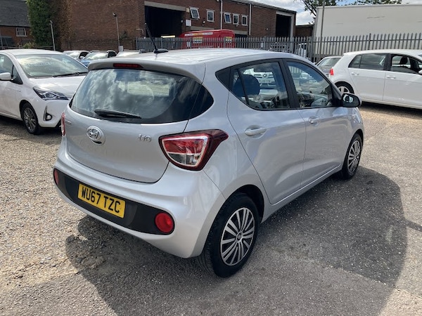 Used Hyundai i10 2017 for sale - 75587233: Photo 8