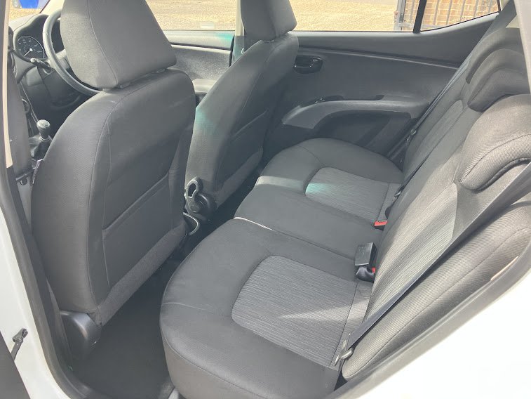 Used Hyundai i10 2013 for sale - 76444453: Photo 15