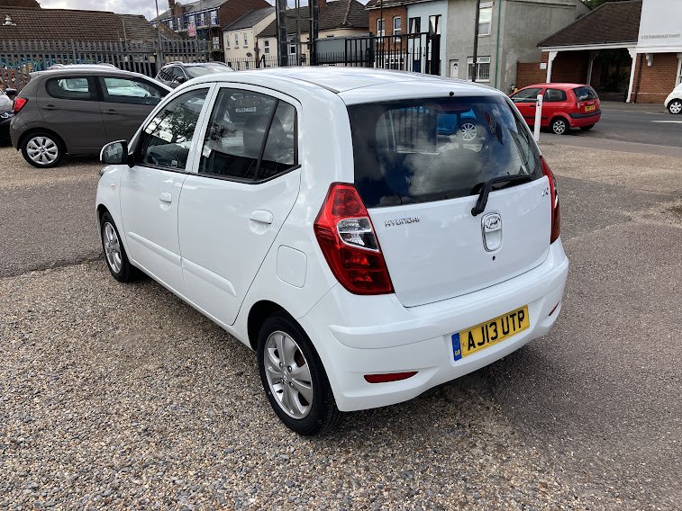 Used Hyundai i10 2013 for sale - 76444453: Photo 3