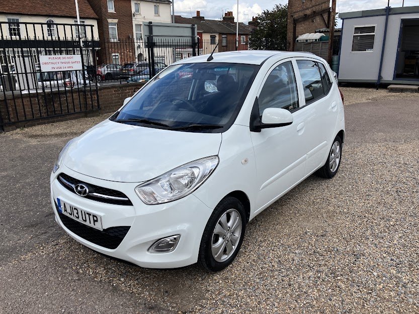 Used Hyundai i10 2013 for sale - 76444453: Photo 8