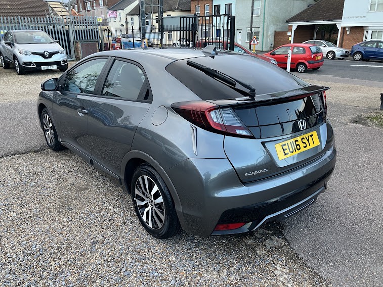 Used Honda Civic 2016 for sale - 76449379: Photo 3