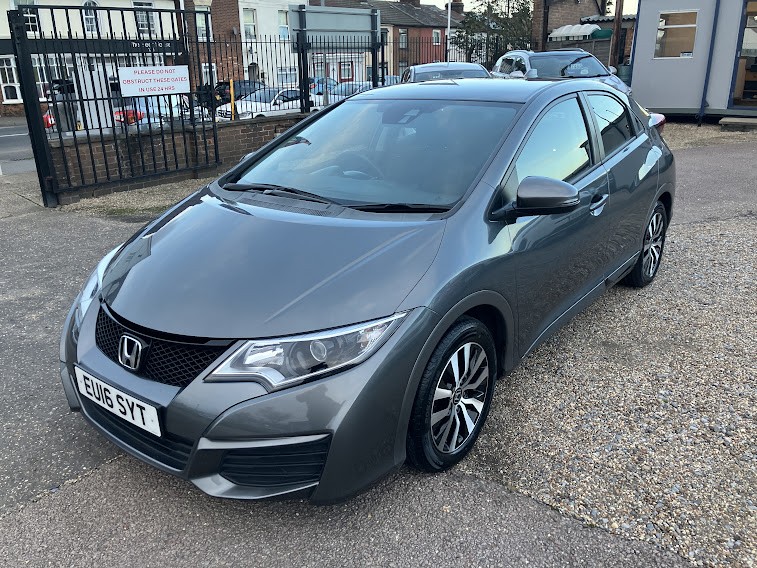 Used Honda Civic 2016 for sale - 76449379: Photo 5