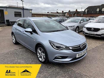 Used Vauxhall Astra 2018 for sale - 76005543: Photo