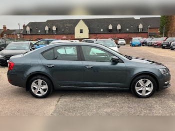 Used Skoda Octavia 2017 for sale - 76237182: Photo 2
