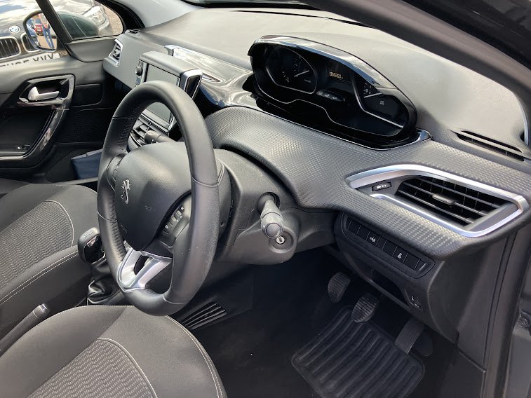 Used Peugeot 208 2017 for sale - 76312429: Photo 13