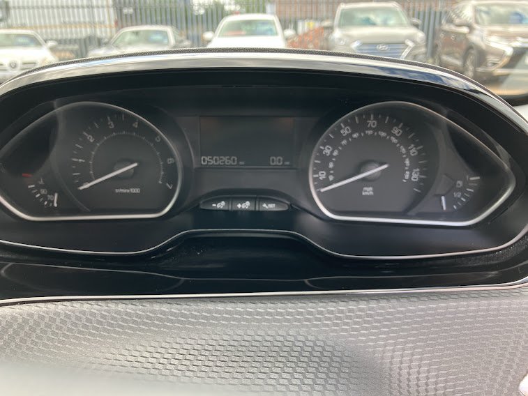 Used Peugeot 208 2017 for sale - 76312429: Photo 19