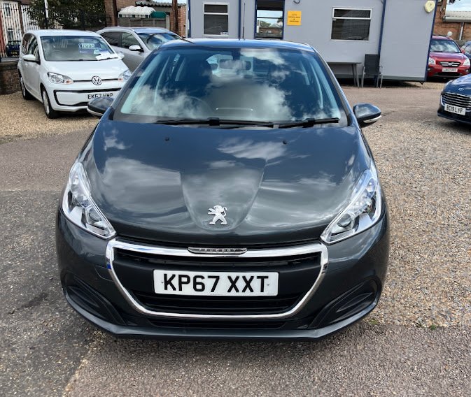 Used Peugeot 208 2017 for sale - 76312429: Photo 4