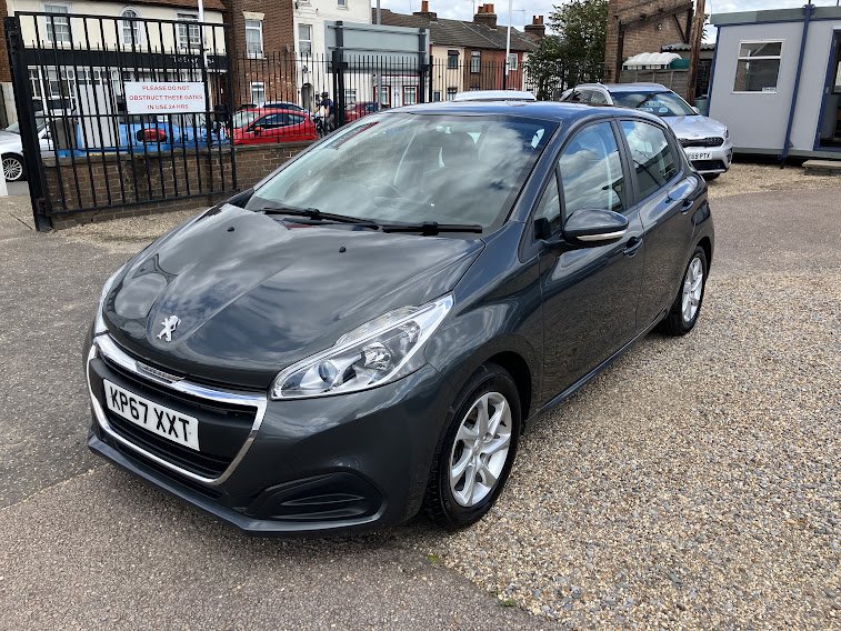 Used Peugeot 208 2017 for sale - 76312429: Photo 5