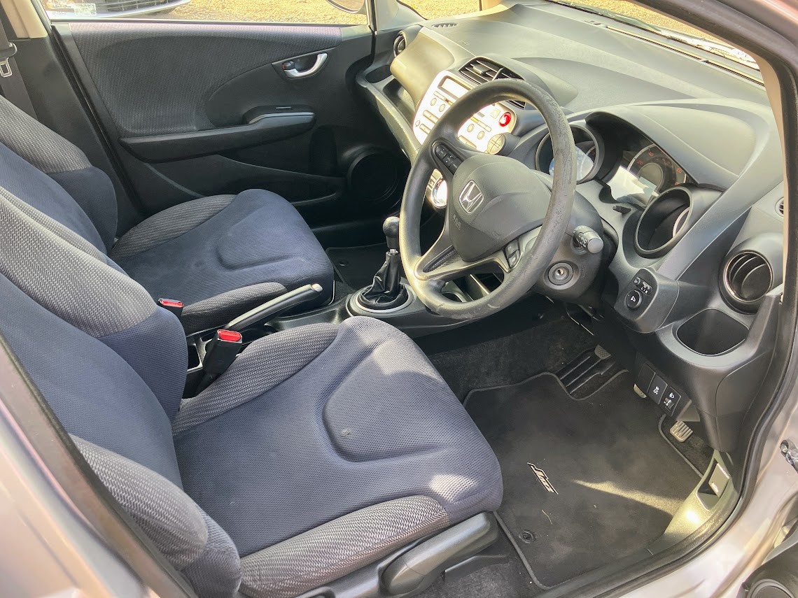 Used Honda Jazz 2011 for sale - 76120253: Photo 16