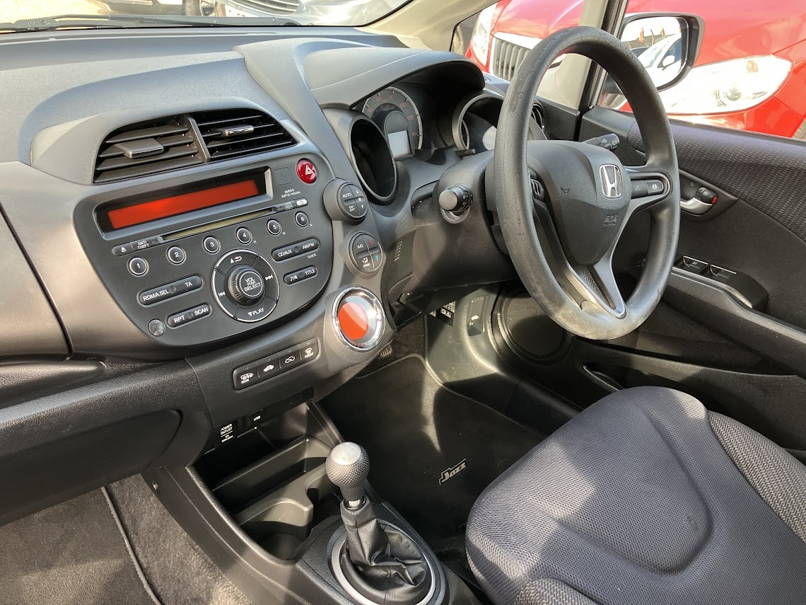 Used Honda Jazz 2011 for sale - 76120253: Photo 18