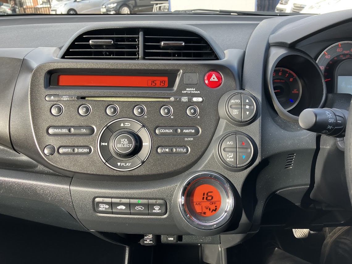 Used Honda Jazz 2011 for sale - 76120253: Photo 19