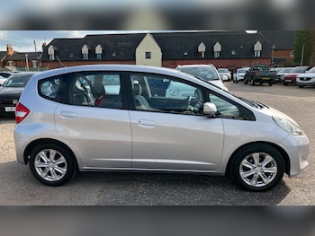 Used Honda Jazz 2011 for sale - 76120253: Photo 2