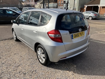 Used Honda Jazz 2011 for sale - 76120253: Photo 3