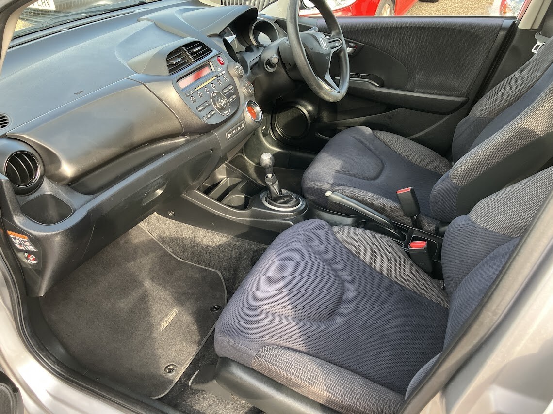 Used Honda Jazz 2011 for sale - 76120253: Photo 9