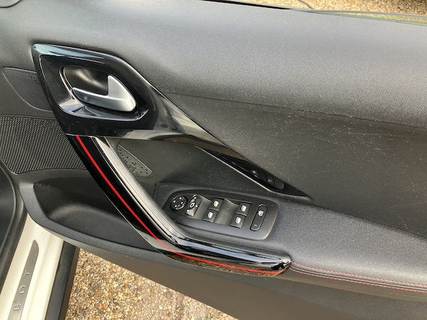 Used Peugeot 2008 2018 for sale - 76198193: Photo 23