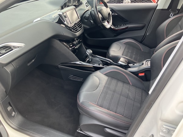 Used Peugeot 2008 2018 for sale - 76198193: Photo 9