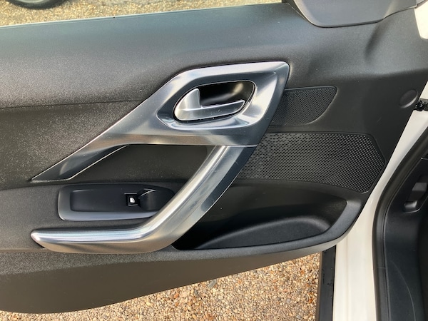 Used Peugeot 2008 2014 for sale - 76257623: Photo 19