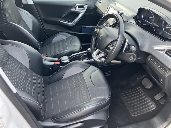 Used Peugeot 2008 2014 for sale - 76257623: Photo 9