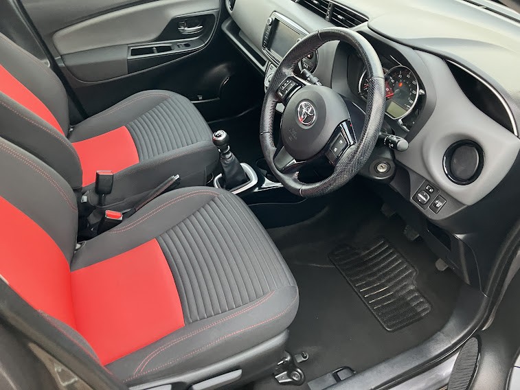 Used Toyota Yaris 2015 for sale - 76649837: Photo 18