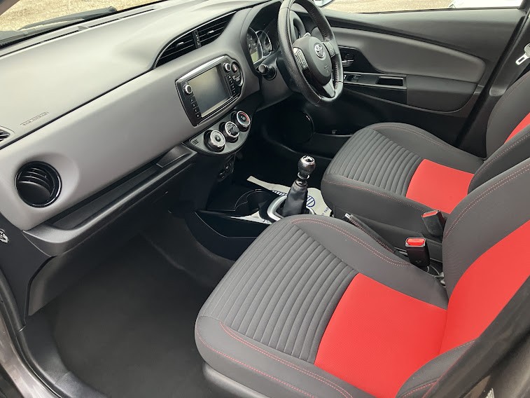 Used Toyota Yaris 2015 for sale - 76649837: Photo 9