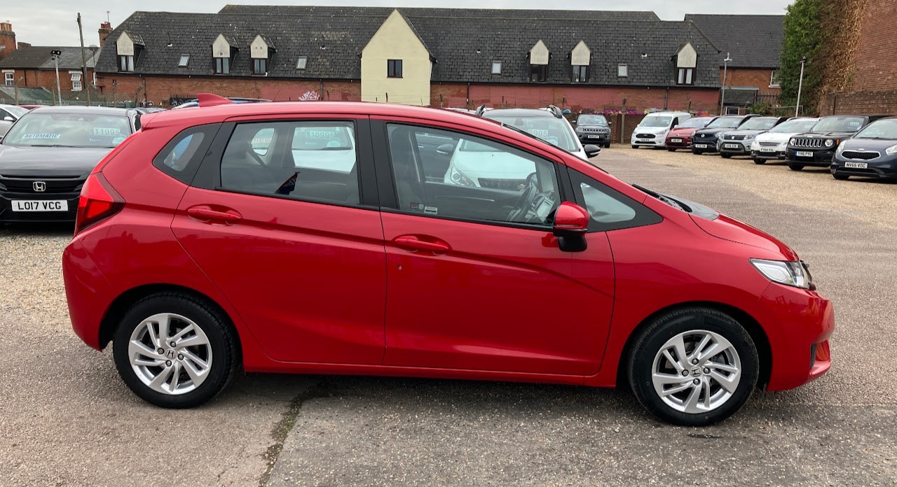 Used Honda Jazz 2017 for sale - 76376942: Photo 2