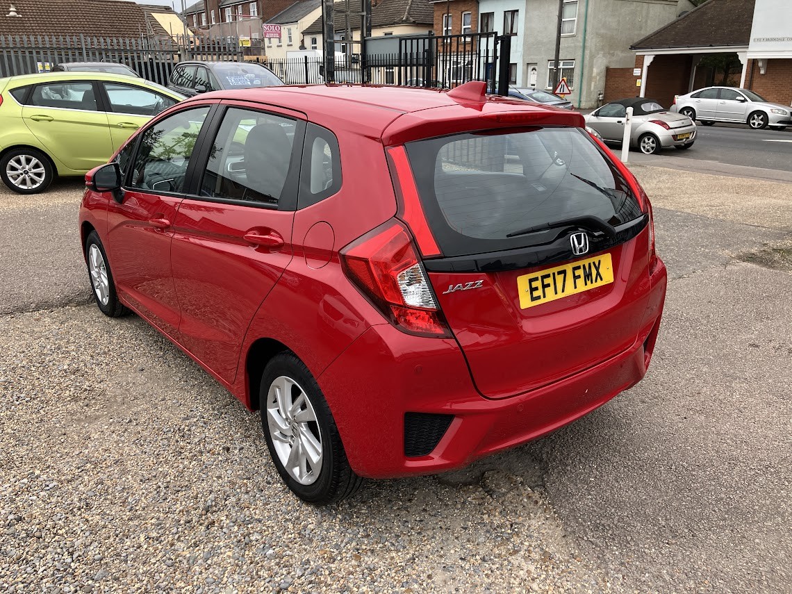 Used Honda Jazz 2017 for sale - 76376942: Photo 3