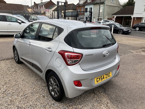 Used Hyundai i10 2014 for sale - 76149289: Photo 3