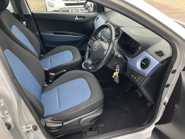 Used Hyundai i10 2014 for sale - 76149289: Photo 9
