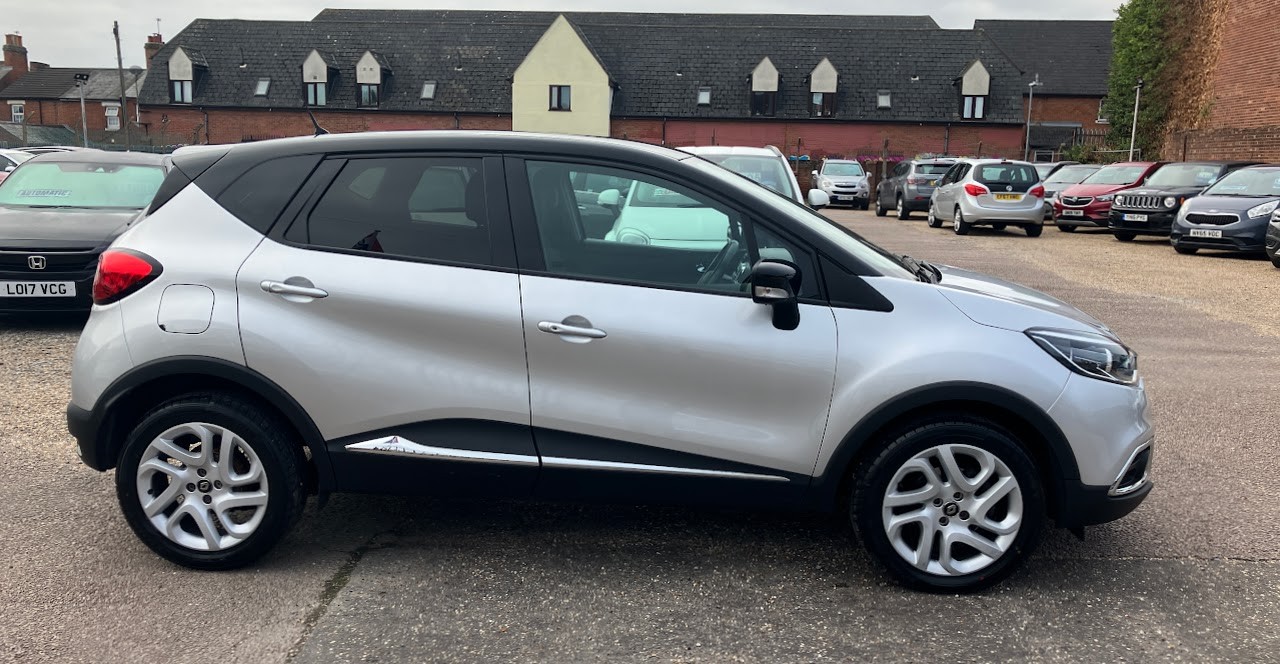 Used Renault Captur 2017 for sale - 76198146: Photo 2