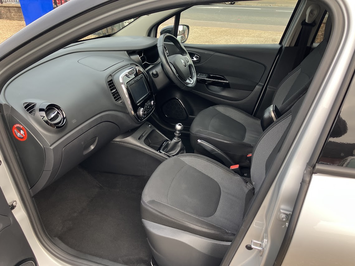 Used Renault Captur 2017 for sale - 76198146: Photo 9