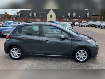 Used Peugeot 208 2017 for sale - 75497285: Photo