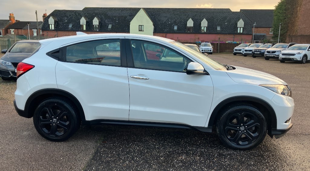 Used Honda HR-V 2018 for sale - 76699319: Photo 2