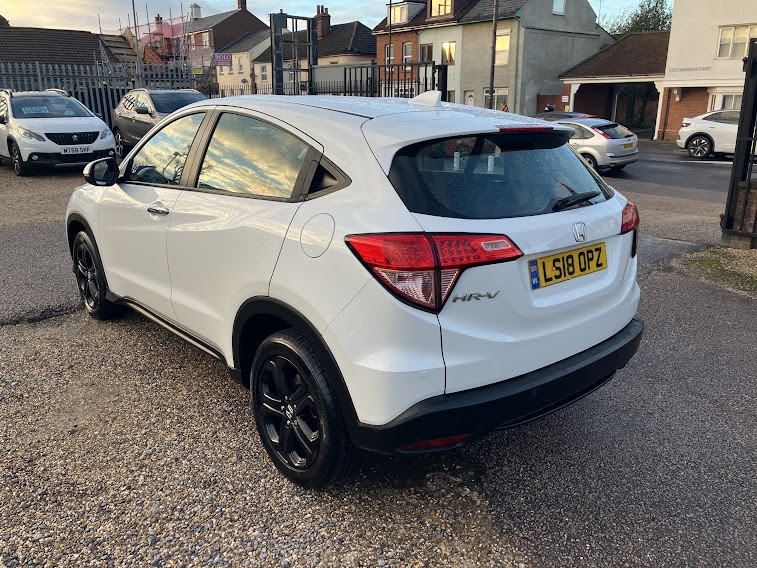 Used Honda HR-V 2018 for sale - 76699319: Photo 3