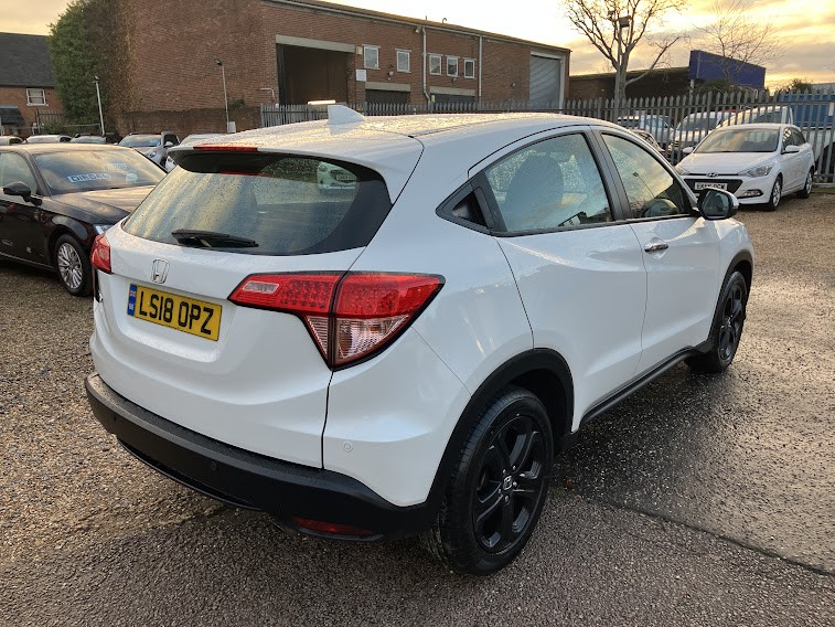Used Honda HR-V 2018 for sale - 76699319: Photo 8