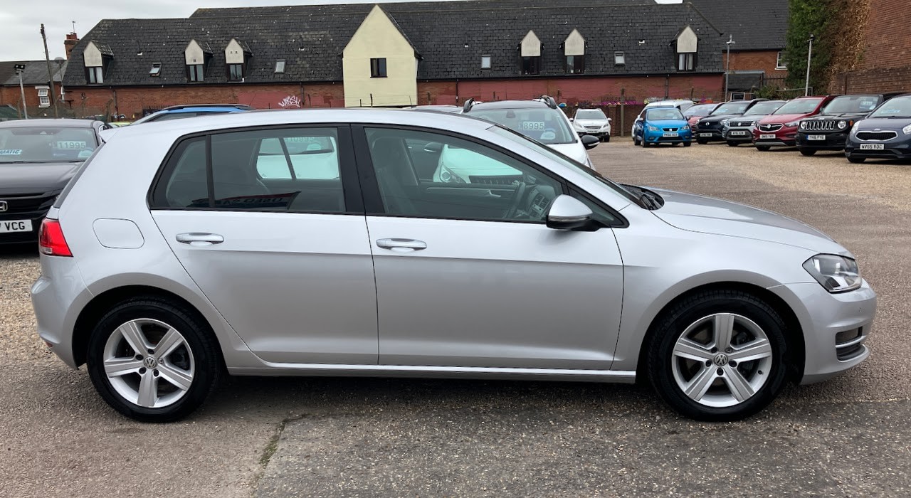 Used Volkswagen Golf 2015 for sale - 76225307: Photo 2