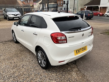 Used Suzuki Baleno 2017 for sale - 76497477: Photo