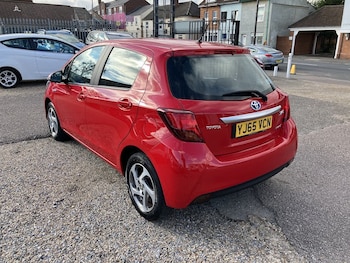 Used Toyota Yaris 2015 for sale - 75999837: Photo