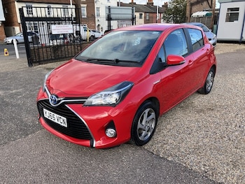 Used Toyota Yaris 2015 for sale - 75999837: Photo