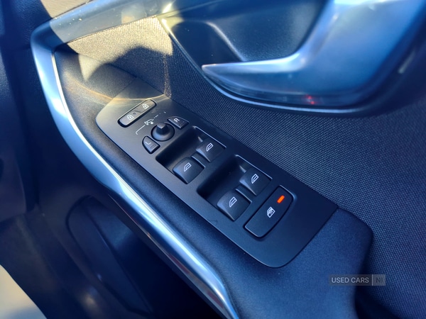 Used Volvo V40 2016 for sale - 76825642: Photo 19