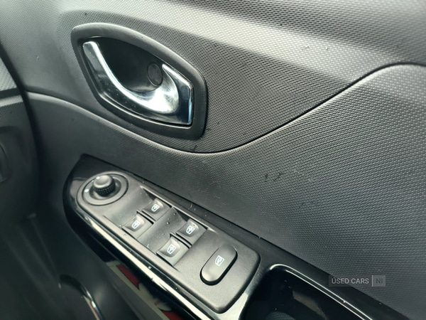 Used Renault Captur 2015 for sale - 77426540: Photo 19