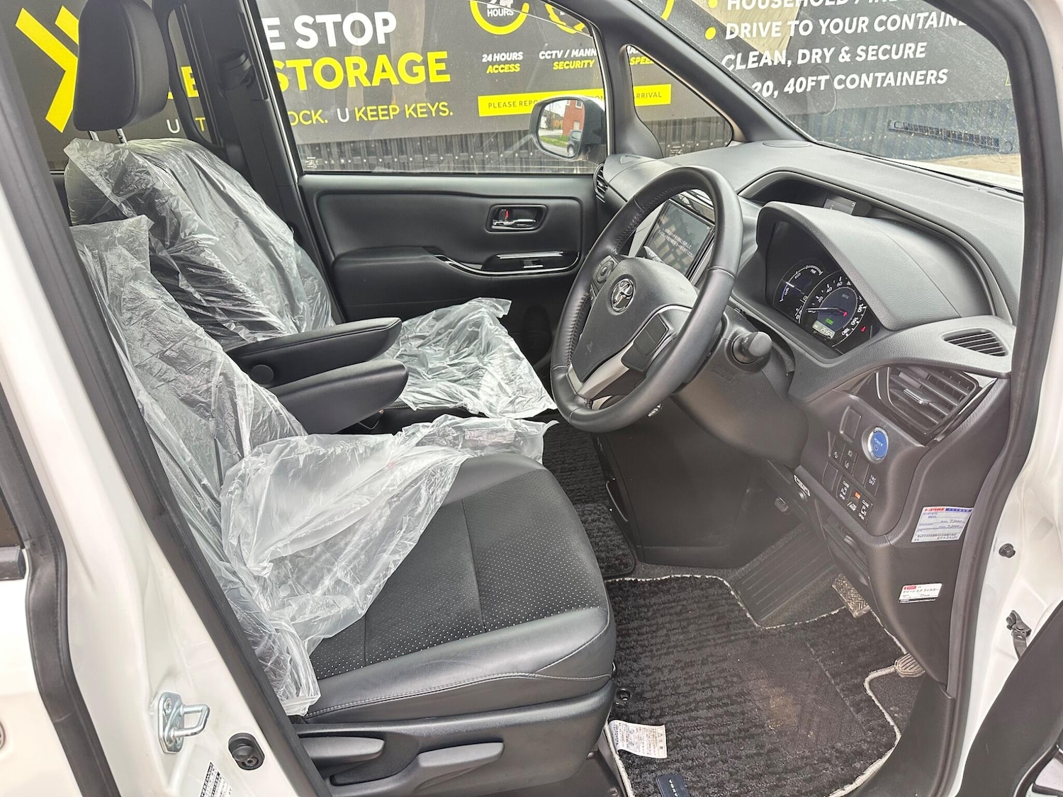 Used Toyota Voxy for sale - 78136096: Photo 3