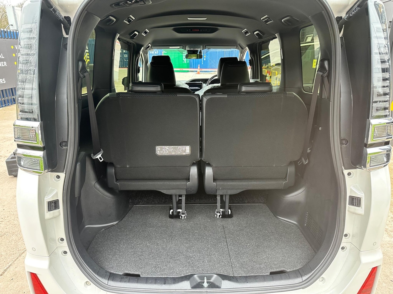 Used Toyota Voxy for sale - 78136096: Photo 5