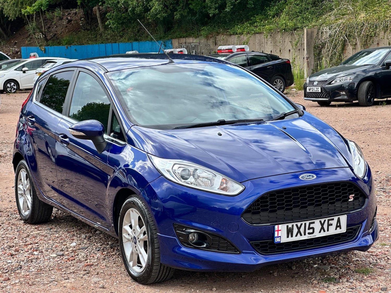 Used Ford Fiesta 2015 for sale - 77425237: Photo 2