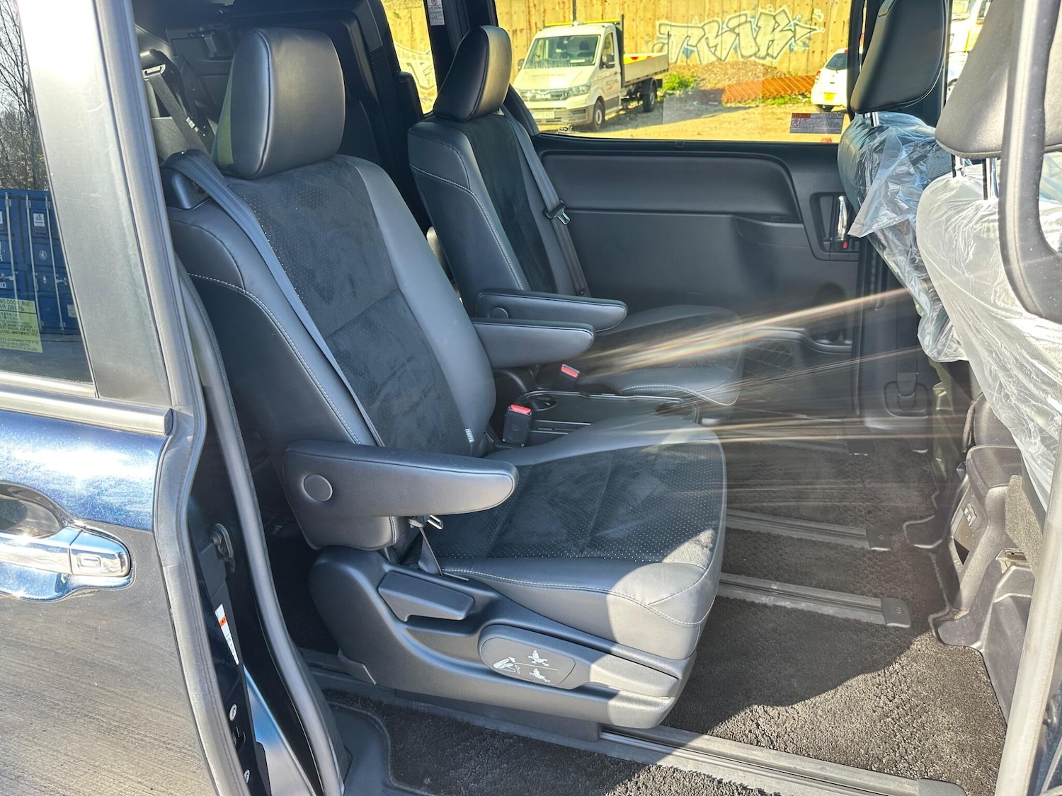 Used Toyota Voxy for sale - 77939393: Photo 19