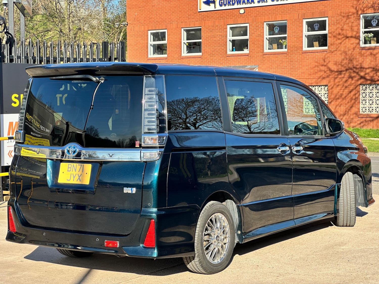 Used Toyota Voxy for sale - 77939393: Photo 22