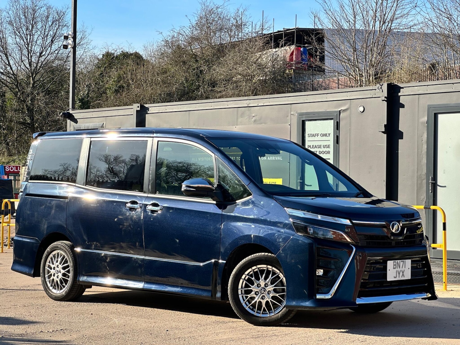 Used Toyota Voxy for sale - 77939393: Photo 4