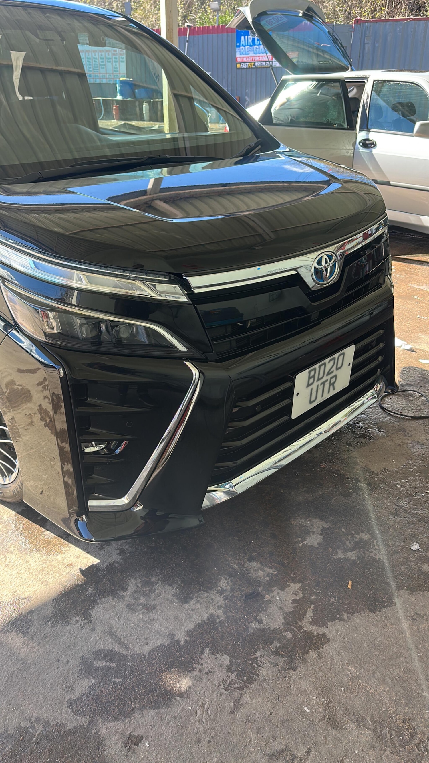 Used Toyota Voxy for sale - 78141399: Photo 4