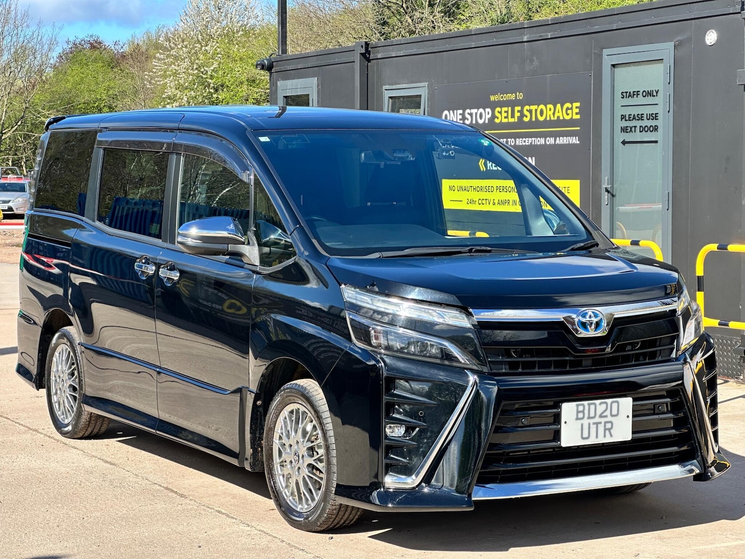 Used Toyota Voxy for sale - 78141399: Photo 5